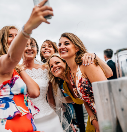 Best Friend Goals at Weddings